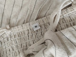 Vestido beige con rayas