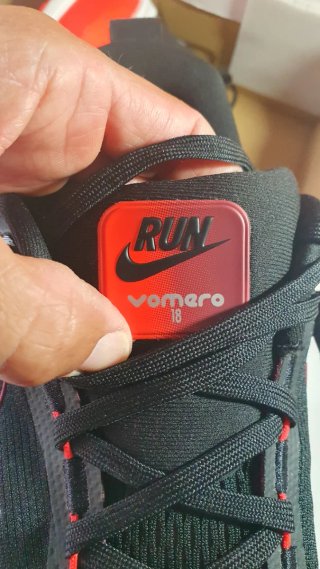 Zapatillas Nike Vomero 18 Negro Naranja