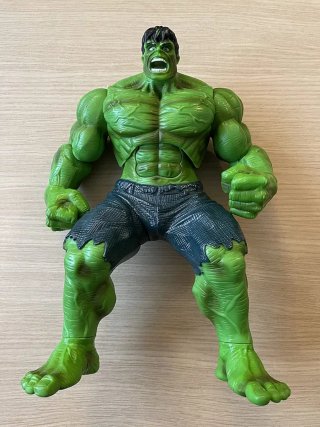 Figura Hulk Electrónica Hasbro