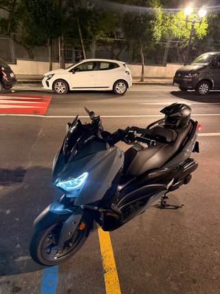 Yamaha XMAX Tech MAX