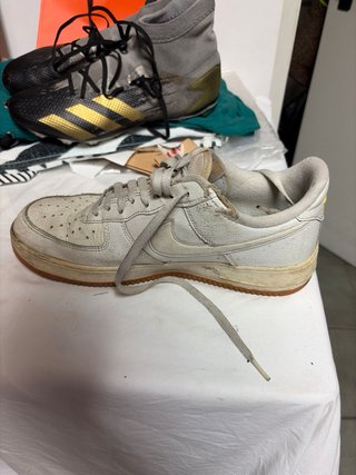 Nike Air Force 1 Blancas y Amarillas