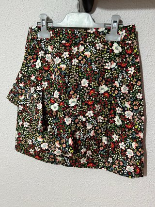 Minifalda flores negra Stradivarius talla S