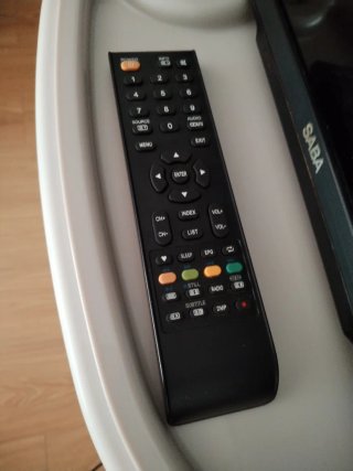 TV Saba 28" + Chromecast+ soporte pared