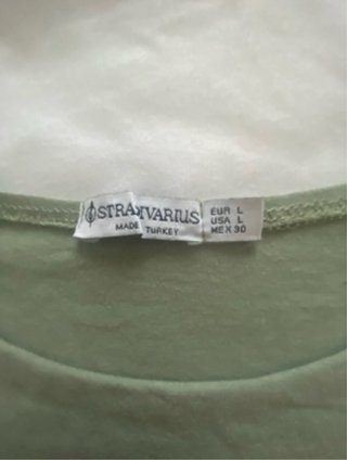Top verde Stradivarius