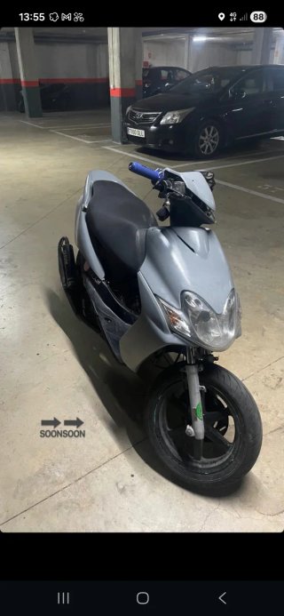 Yamaha Jog RR Scooter Gris
