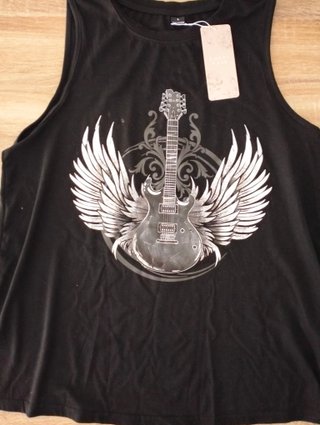 Pack Rock: Camiseta con Alas + Gargantilla Corazón