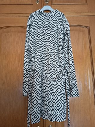 Vestido camisero Lefties estampado geométrico
