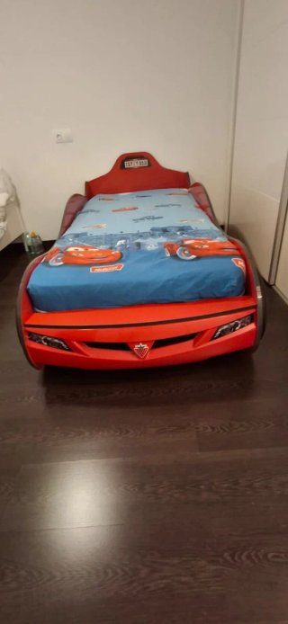 Cama infantil coche rojo