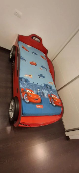 Cama infantil coche rojo
