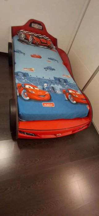 Cama infantil coche rojo
