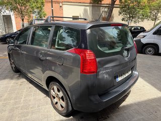 Peugeot 5008 2012