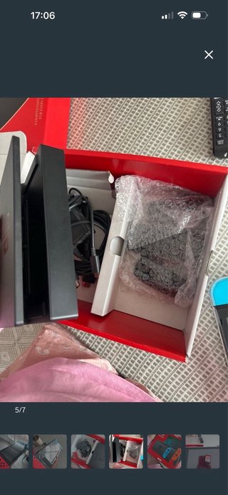 Nintendo Switch Mando Azul y Rojo y trae juegos