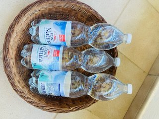 Cesta de mimbre antigua