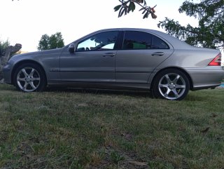 Mercedes-Benz Clase C 2006
