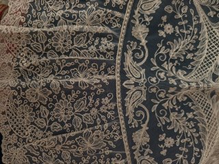 Mantilla Fallera media luna beige