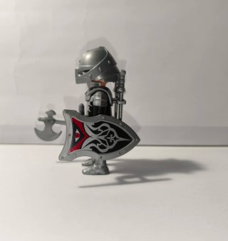 Playmobil Caballero con Hacha y Escudo
