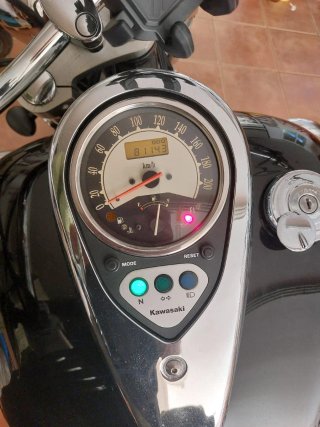 Kawasaki VN900 Classic Negra