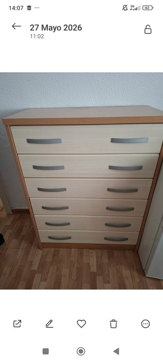 Armario, mesa de noche y cómoda