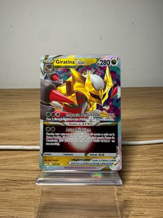 Carta Pokémon Giratina V-ASTRO 131/196 Español