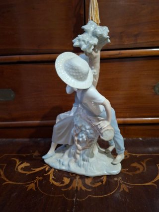 Pareja Niños Árbol Nao Lladro Porcelana