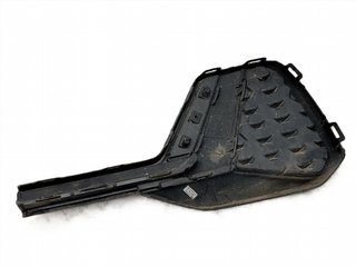 Embellecedor parachoques tra izq Audi A1 II 18-25