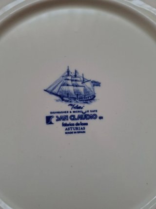 Plato San Claudio Barco Vela Azul Blanco