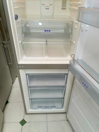 Nevera Whirlpool plateada 187/60cm A+ con garantía