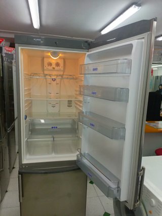 Nevera Whirlpool plateada 187/60cm A+ con garantía