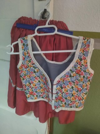 Traje de campesina para niña de 4- 5 años