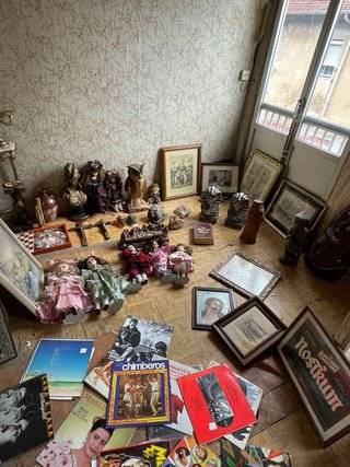 Lote de antigüedades y objetos decorativos