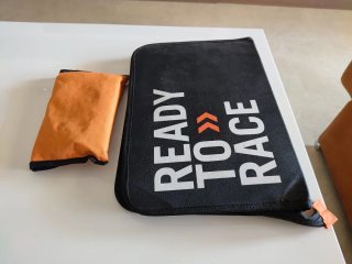 Bolsa herramientas KTM y carpeta manuales