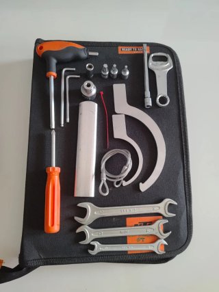 Bolsa herramientas KTM y carpeta manuales