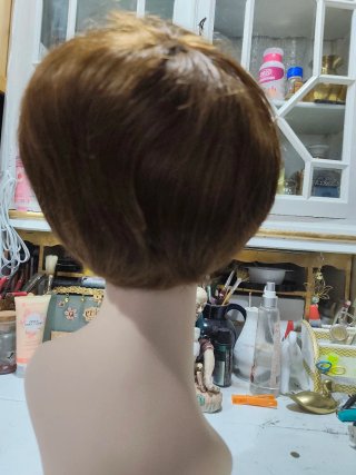 Peluca pelo humano corto castaño