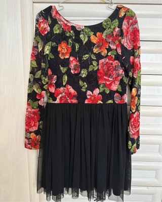 Vestido Maribel Ruiz floral negro y rojo Talla S