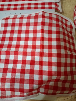 Set colazione fantasia quadretti bianchi e rossi