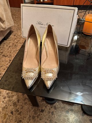 Zapatos de tacón Silvia Navarro dorados/plateados
