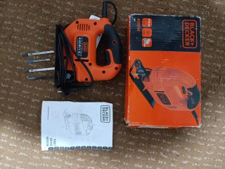 Sierra de calar Black+Decker 400W