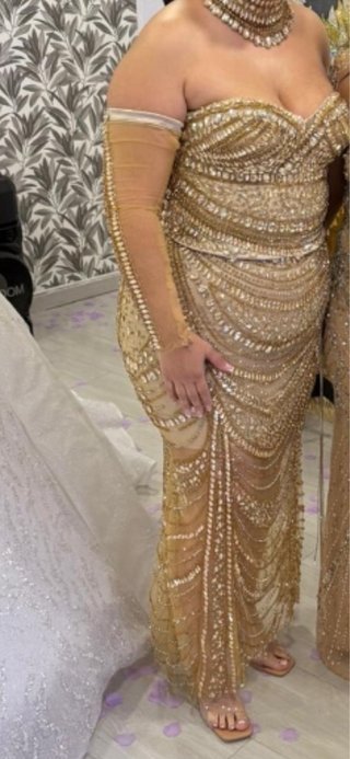 Vestido de boda gitana dorado