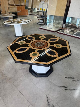 Tavoli in marmo pregiato