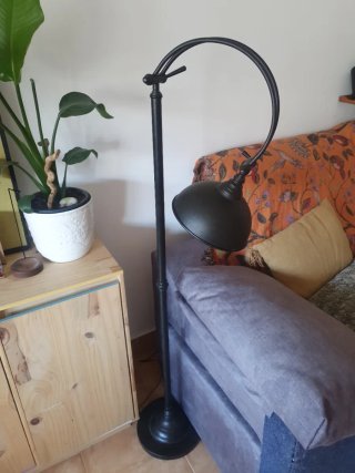 Lámpara de pie estilo industrial