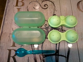 Tupperware porta uova verde con cucchiaino verde