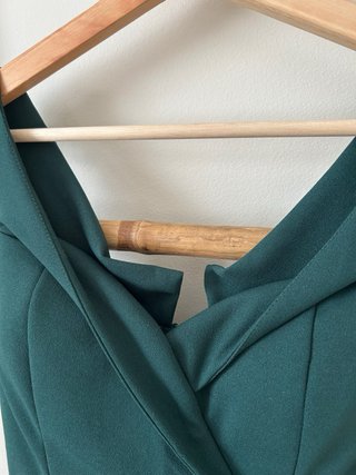 Vestido de invitada verde