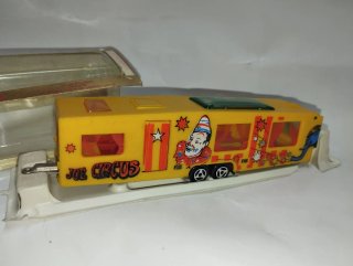 Coche escala rulotte circo majorette