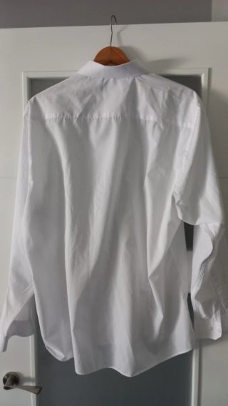 Camisa blanca de vestir para caballero