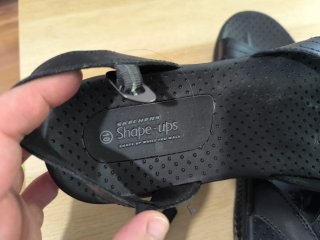 2 pares de sandalias Skechers