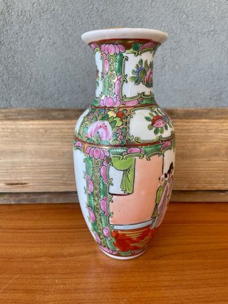Vaso vintage cinese Famille Rose in porcellana