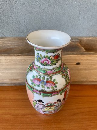 Vaso vintage cinese Famille Rose in porcellana