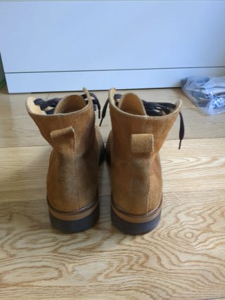 Botas de ante marrones