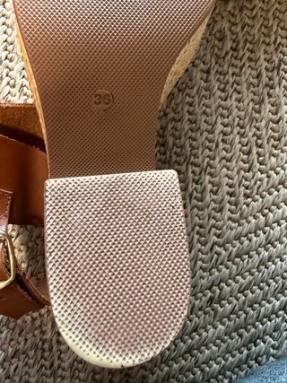 Sandalias cuña marrón y multicolor T36