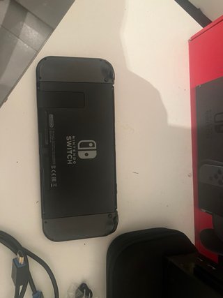 Nintendo Switch V2 con pantalla impecable